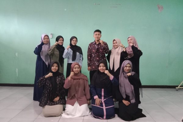 MEMAHAMI TEKNIK PERNAFASAN DALAM BERNYANYI OLEH DIVISI GHINA ARROBY KOMUNITAS TAHTA SYAJAROH